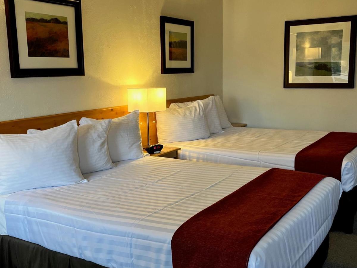 Lakeview Motel 3*