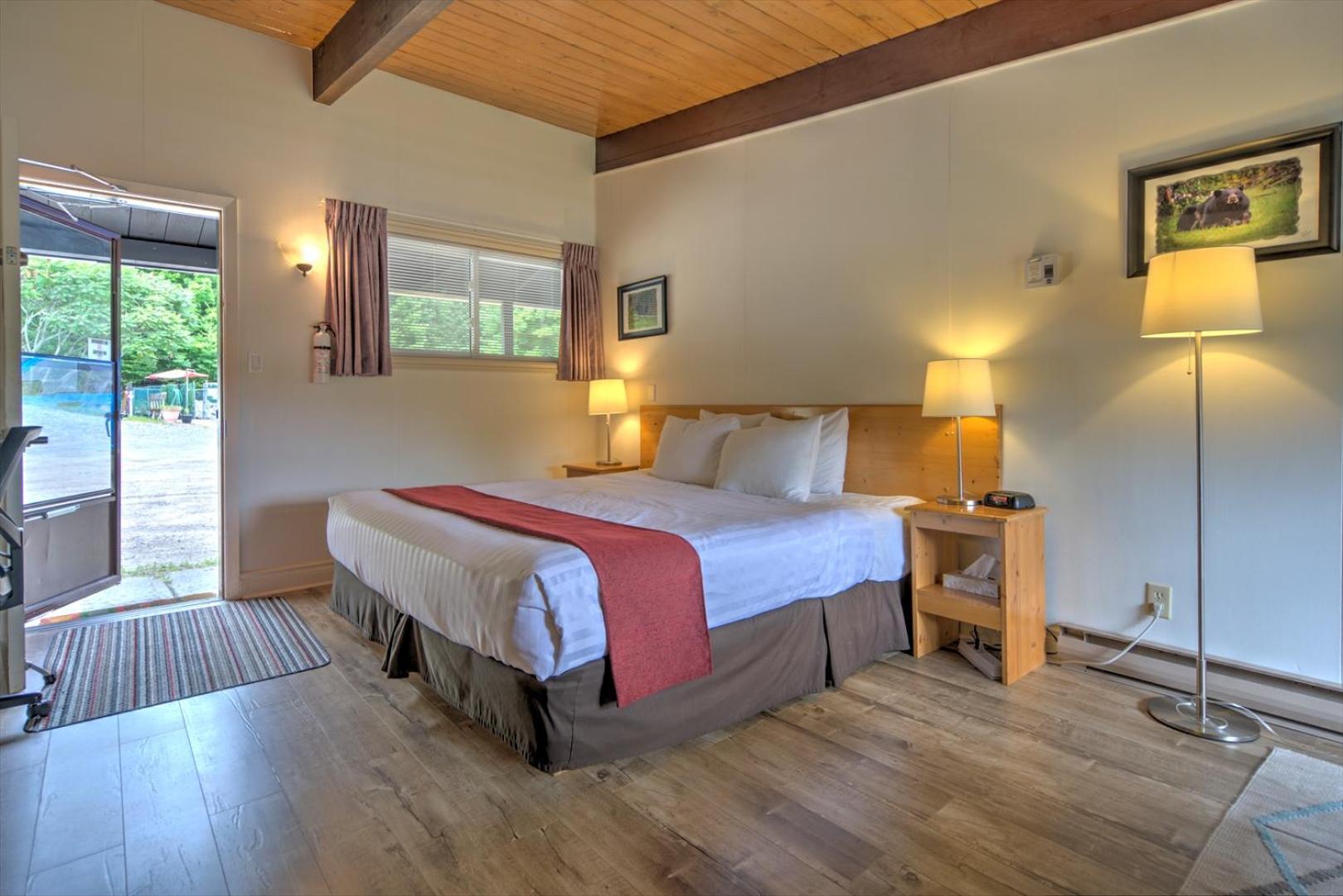 Lakeview Motel 3*